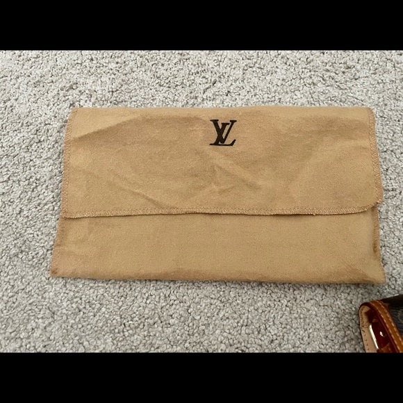 Louis Vuitton Cherry Blossom Wallet - Picture 11 of 16